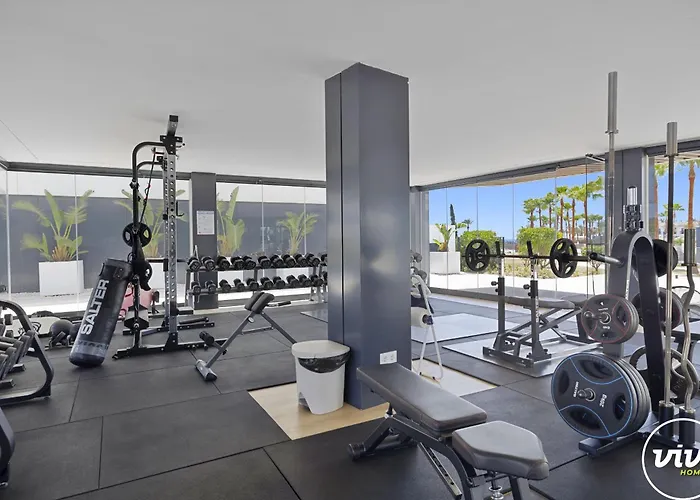 Vivi Homes - Aura Pool, Sauna, Spa, Gym & Sea View
