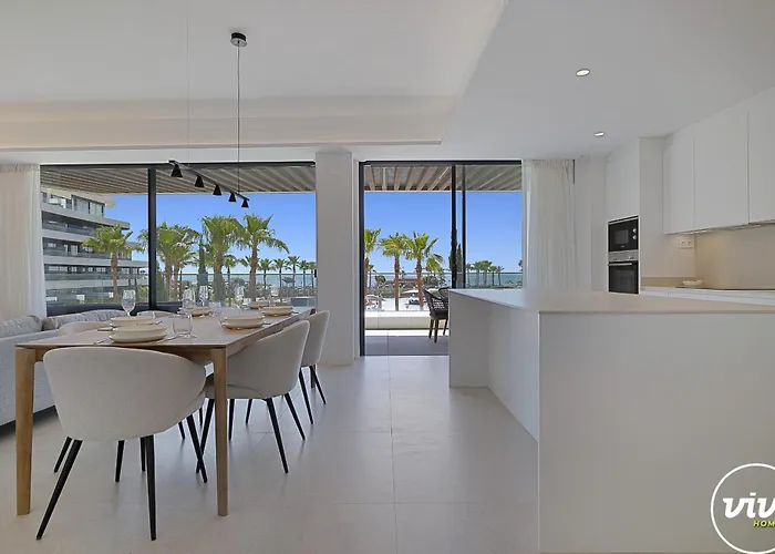 Vivi Homes - Aura Pool, Sauna, Spa, Gym & Sea View
