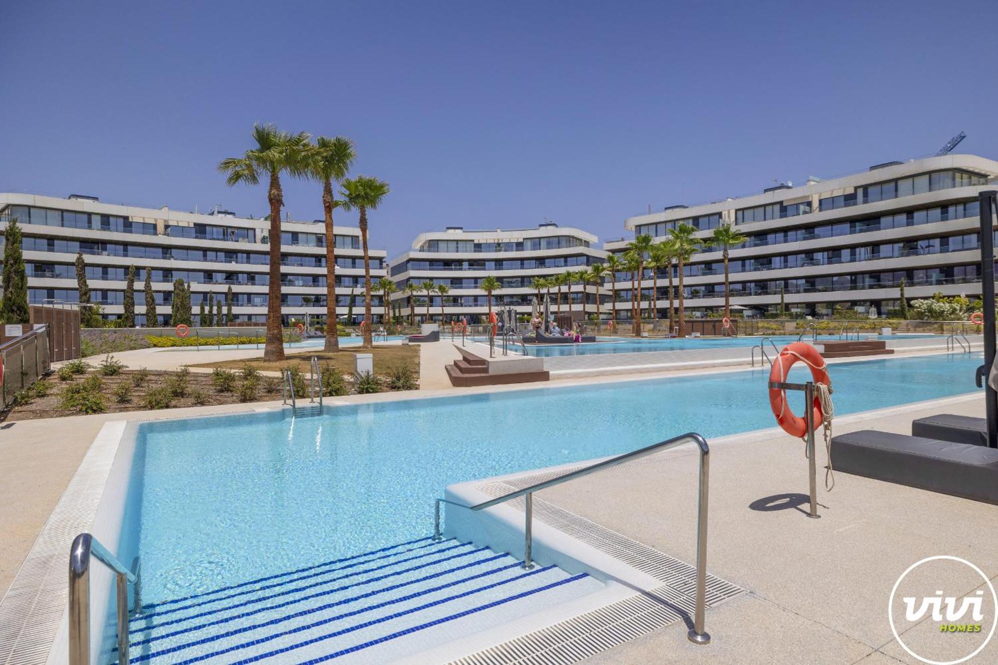Vivi Homes - Aura Pool, Sauna, Spa, Gym & Sea View Appartamento